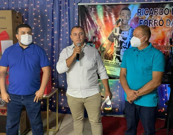 Live Show de Prêmios marca o encerramento dos festejos com sorteio de brindes para a população