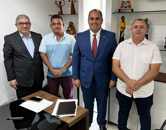 Prefeito Binha Maciel solicita retomada de obras da UBAS e SAMU para Jardim do Mulato