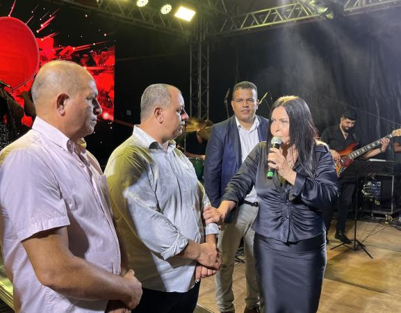 Culto e show da cantora Shirley Carvalhaes marcam o 31º aniversário de Jardim do Mulato