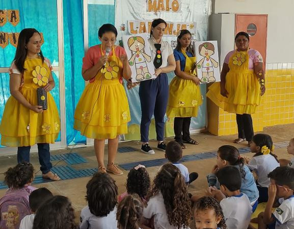 Escolas municipais de Jardim do Mulato recebem ações da campanha Maio Laranja