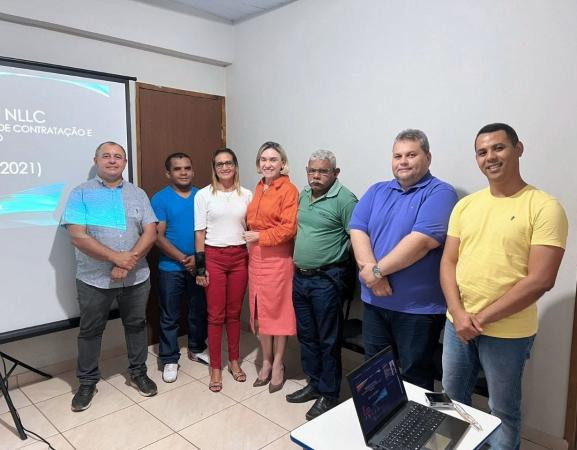 A PM  DE JARDIM DO MULATO EM CONJUNTO COM A  ASSESSORIA E CONSULTORIA DR. SAMUEL LOPES BEZERRA REALIZA CURSO DE MPLANTAÇÃO DA NOVA LEI DE LICITAÇÕES E CONTRATOS