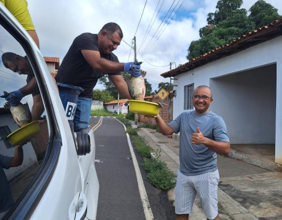 Prefeitura distribui peixes para todas as famílias de Jardim do Mulato