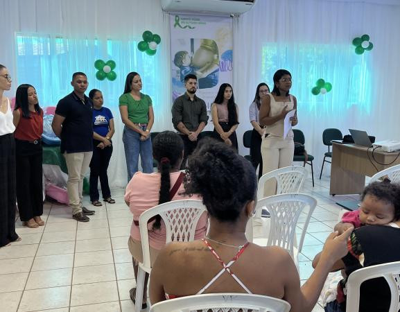 Mães recebem enxovais e orientações em alusão ao Agosto Verde e Agosto Dourado em Jardim do Mulato